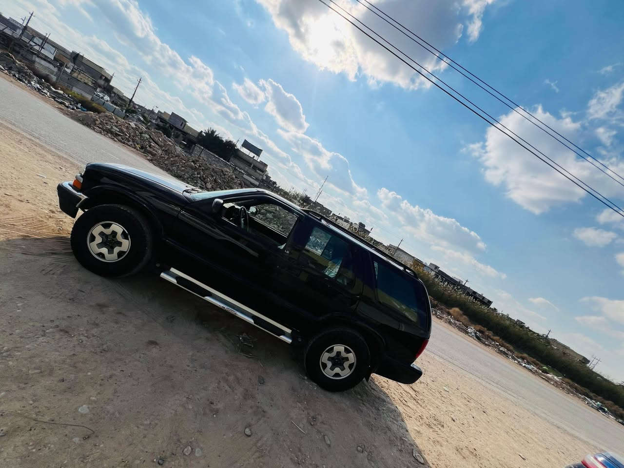 بلايزر موديل 2003 فول مواصفات LS معروفة سيارة كفالة عامة ماشية 130الف حقيقي سيارة مال بيت استخدم قليل صدر امامي خلفي جديد تخم تاير جديد تبريد وتدفئة شغالة فول سيارة 🚗 مابيها نقص ادامة عامة مسويلها حتئ منضونة بانزين جديدة سعرها 78ورقة مكان  بغداد جسر ديالئ القديم يم الزعفرانية رقم 📱 الهاتف *********** اتصال و وتساب
