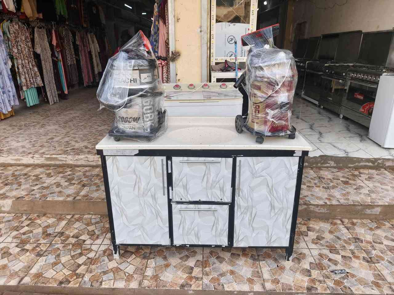 سلام عليكم تم وصول بضاعه جديده من كاونترات مستخدمه الامكنسه الاكهربائيه طبلات طباخات جديده ثلاجات جميع الاثاث الامستخدم الاجديد متوفر في معرض اثاث ثامر الزين بسعار جدن مناسبه بسسب شهر رمضان مبارك (الاعنوان تكريت القادسيه قطعه ٥٠٠مجمع الطبي ) الاستفسار وتساب او خط ***********
