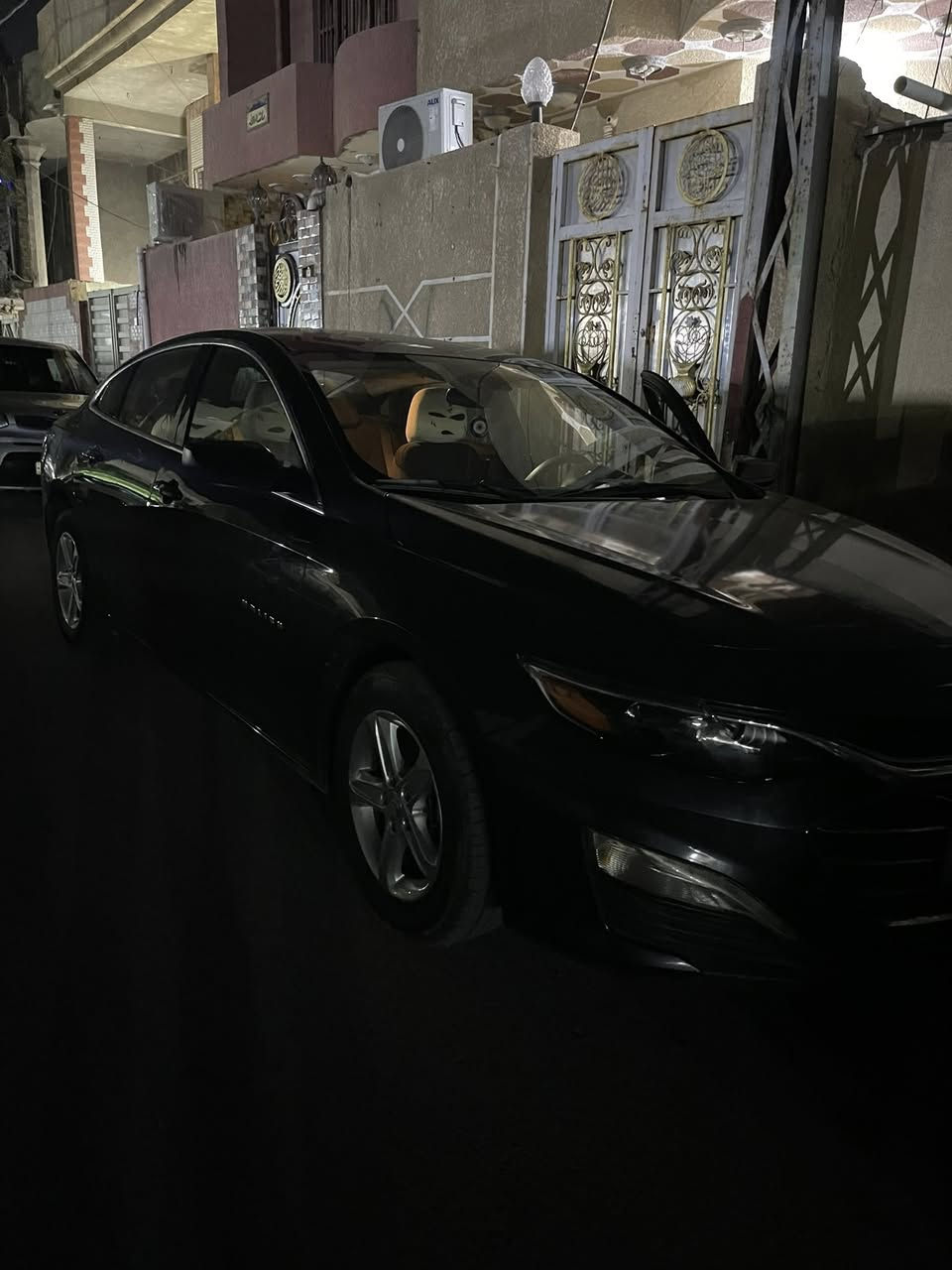 تحية طيبة رمضان كريم 🌙 سيارة نوع شوفرليت ماليبو مديل2023 رقم بغداد حرة تحويل مباشر حادث طخة ب جنطه وجاملغ وبنيد سرقه فقط بدون حادث بدون ايرباك مامشتغل اي كلوب بيها ماشية33 السيارة حيل جديدة واحلى من الصور بهواي ولله  وبيها هواي مواصفات كلش وما يحتاج الها اي صرف جاهزة من كل النواحي السعر 135 وبيها مجال مكاني واسط او بغداد للاستفسار الاتصال ما متواجد ع فيس 
‭ 0772 463 7976‬
