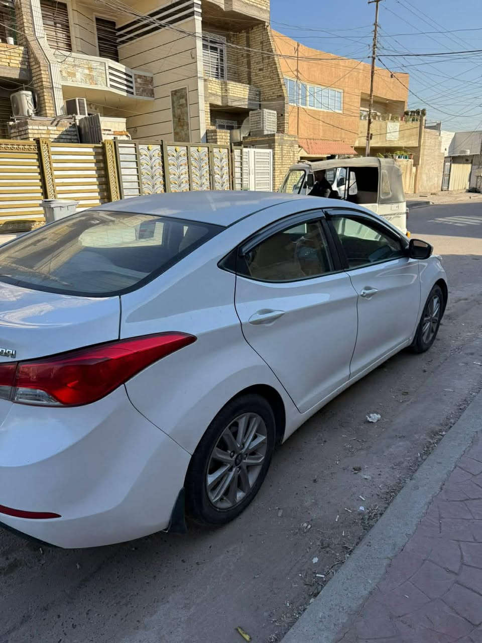 السلام  وعليكم النترا ٢٠١٢ خليجيه مكينه ٢٠٠٠ دوش بدون حادث جديده بمعنه الكلمه السعر ١١٠ وبيها مجال سياره ب اسمي مكاني بغداد الدوره ***********
