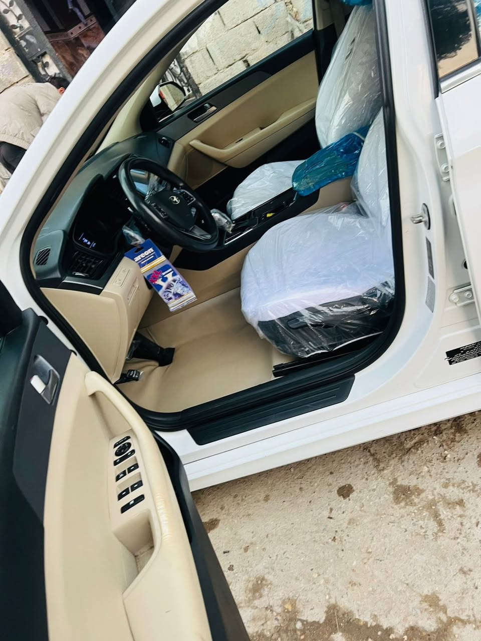 السلام عليكم سوناتا للبيع خليجي مديل 2019  رقم اربيل بعده ما منتهيه السياره كفاله بس ما عده المدكر الكدام بي صبغ و الباقي مكفوله كفاله ضربه و تبديل و صبغ كفاله كير مكينه كفاله السياره فول بس من عده البصمه السياره بنورامه تحكمات شاشه كاربلي  حساسات  
المكان البصره 
السعر ١٦٩ و بيه مجال
***********
