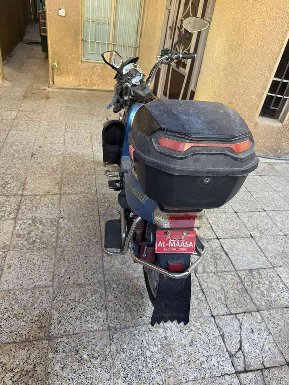 السلام عليكم  دراجه شحن نوع الماسه
الحاله مستخدم 
البطاريات الويلي 32 امبير صار 5 اشهر من شديتهن يعني نص عمر 
السعر 400 وبي مجال شي بسيط 
***********
