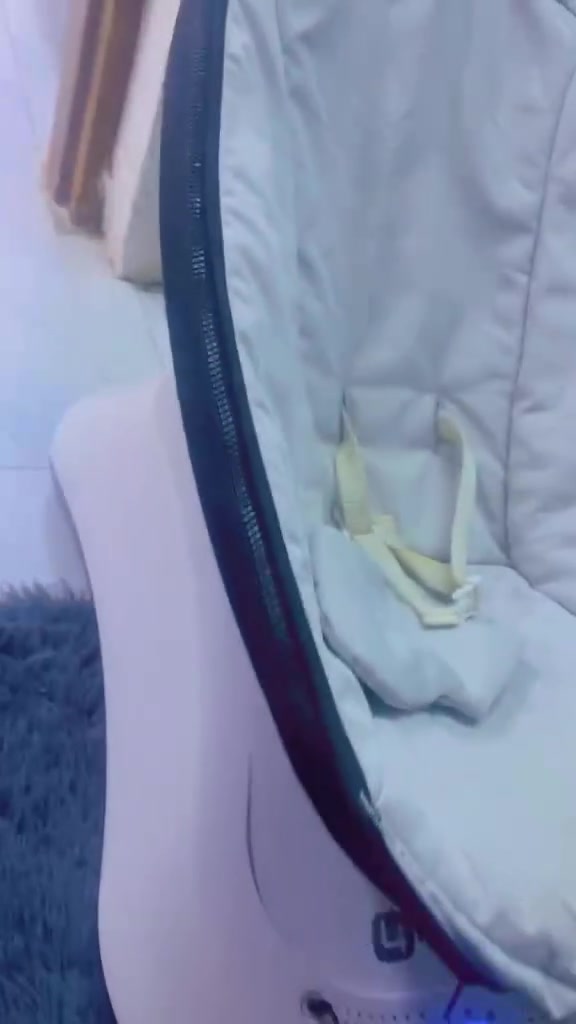 كرسي أطفال كهربائي 4moms MamaRoo / RockaRoo
يهز الطفل بحركات مريحة للنوم والتهدئة
مناسب لحديثي الولادة
قماش نظيف قابل للغسل


**إذا كنت صاحب هذا الإعلان وتريد حذفه لأي سبب، رجاءا أرسل رسالة إلى الدعم الفني**