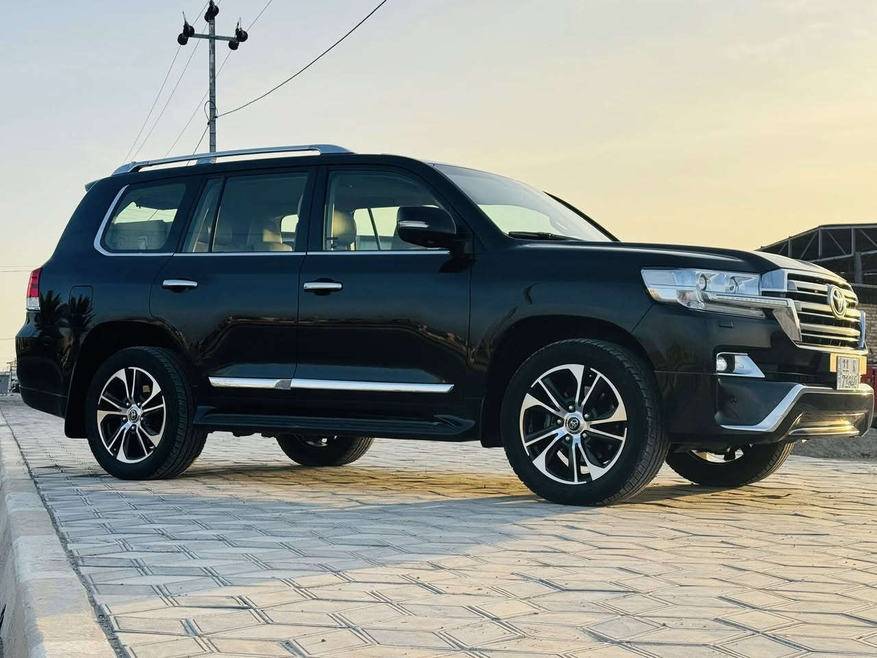 السلام عليكم  لاندكروز 2016 بريم فول مواصفات ومكفوله كفاله عامه رقم بغداد انكليزي السيارة ماشيه 100 الف وبعذ احلى من الصور  ترهم بيع او مراوس مكانهه بابل للاستفسار ***********//***********
