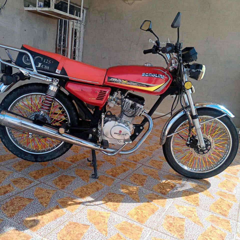 السلام عليكم موطور للبيع جديد محرك. ما مفتوح.    محرك ١٢٥. جديد وحلو. احلا من صوره سعر خاص او الاتصال ***********
