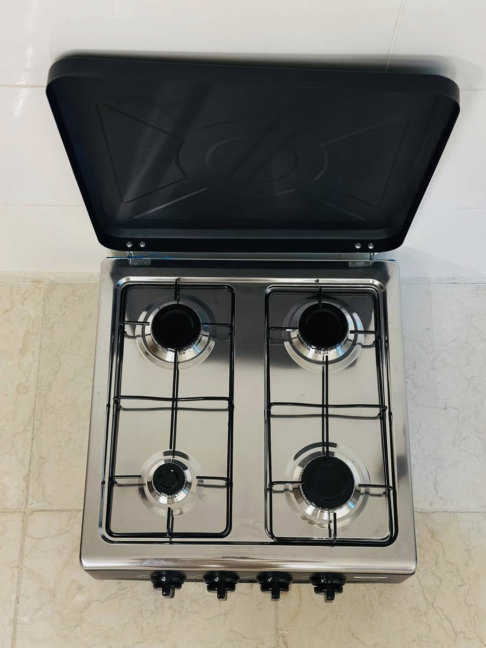 السلام عليكم
طباخ منضدي اربع عيون جديد ما مستخدم نهائياً 

السعر/ ٣٥ الف 

العنوان/ بغداد- حي اور 

للتواصل / ***********
