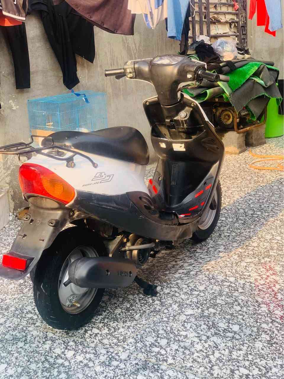 سلام عليكم دراجه للبيع دراجه تسع زروف نضيفه كدامكم بعد دراجه ما مفتوحه مكينه ناعمه دراجه بلاديه وجديده كهربائيات كلها شغاله سلف هورن لايت اشاير كلشي شغال دراجه شرط طلع ٦٠ معدل شلعته حلوه اخوان سعرها عل خاص والمو شراي لا يتعبني مكاني بصره شط العرب الجزيره والشراي يخابر ويدلل *********** واعتذر عن لاطاله البصرة, العراق
