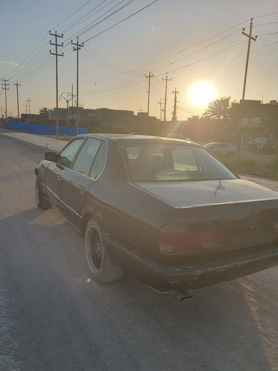 735 اوتو سكليتر كهرباء رقم نجف تحويل مباشر 
ويل البينا ١٧ تو سايز منضومه تبريد كامله بس تربط بواري ٤ جام كهرباء السياره بيها نواقص يرادلها ترتيب بلاديه بدون ضربه 
ديالى بعقوبه *********** 
السعر ٢٦ وبيها مجال
