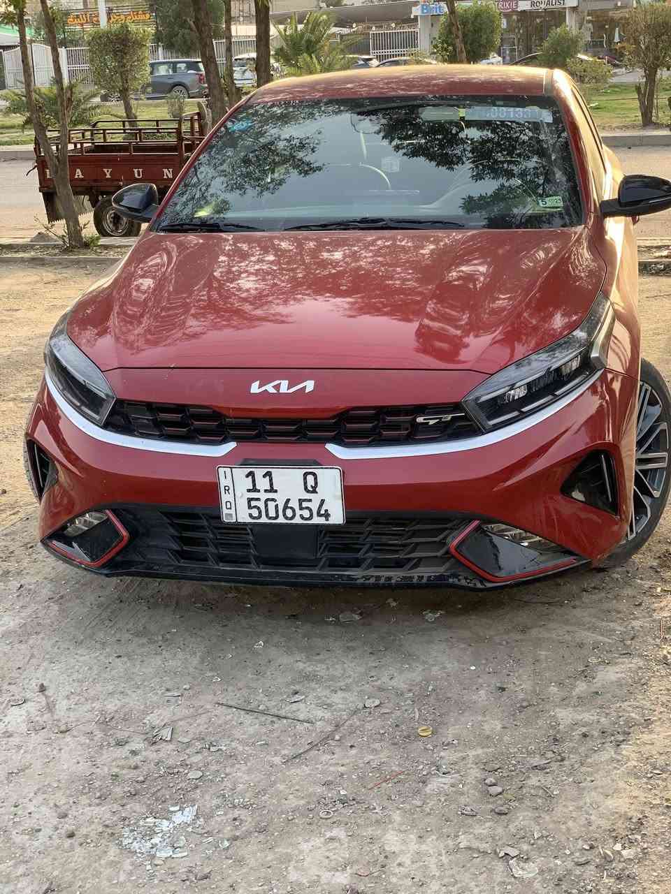 السلام عليكم فورتي. GT مواصفات فول عده الفتحه                                                                         الحادث جاملغ خلفي و الباب مبدل لون بجم كبس محرك 1600 توربو 
المواصفات:
لايت لد 3 عدسات 
شفتات ستيرن 
بصمه 
قطعتين تبريد
دبل ايگزوز
شاشه جبيره كار بلاي
السعر 155$
مكاني بغداد الغزاليه
الهاتف ***********
