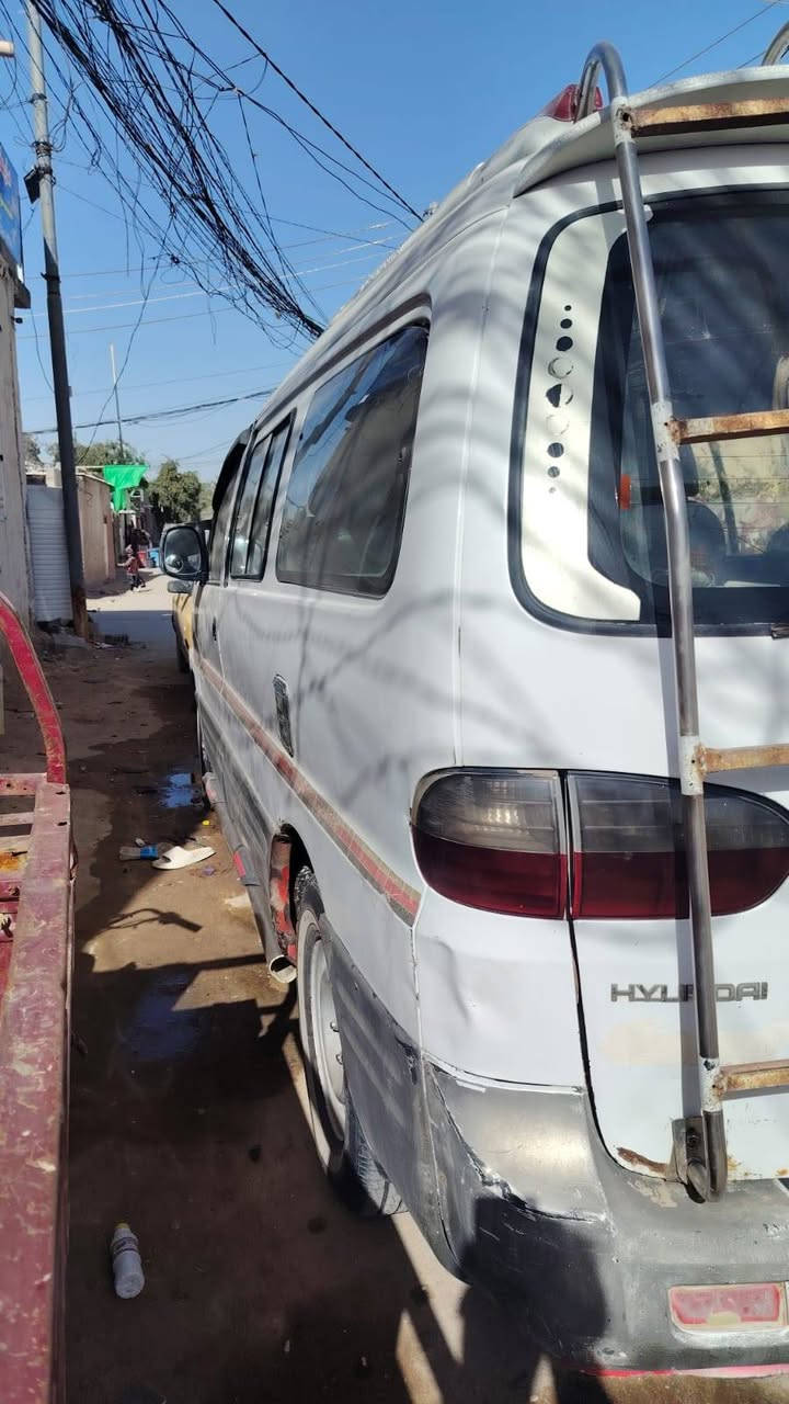 سلام عليكم
للبيع كيا ستاركس 2007 
بأسمي مداور ثاني يوم سنويه بعدها ما صاقطه بيها قطعتين تبديل باب الراكب والبنيد والباقي كفاله مكينه 3000 بيها تنقيص 
السعر 68 وبيها مجال قليل

***********
