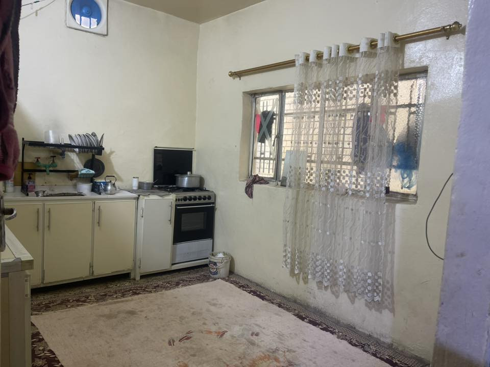 سلام عليكم مكلف بلنشر 
للبيع بيت في حي العروبه 

للاستفسار على الرقم ‭٠٧٨٣ ٢٣٢ ٢١٦٦‬
