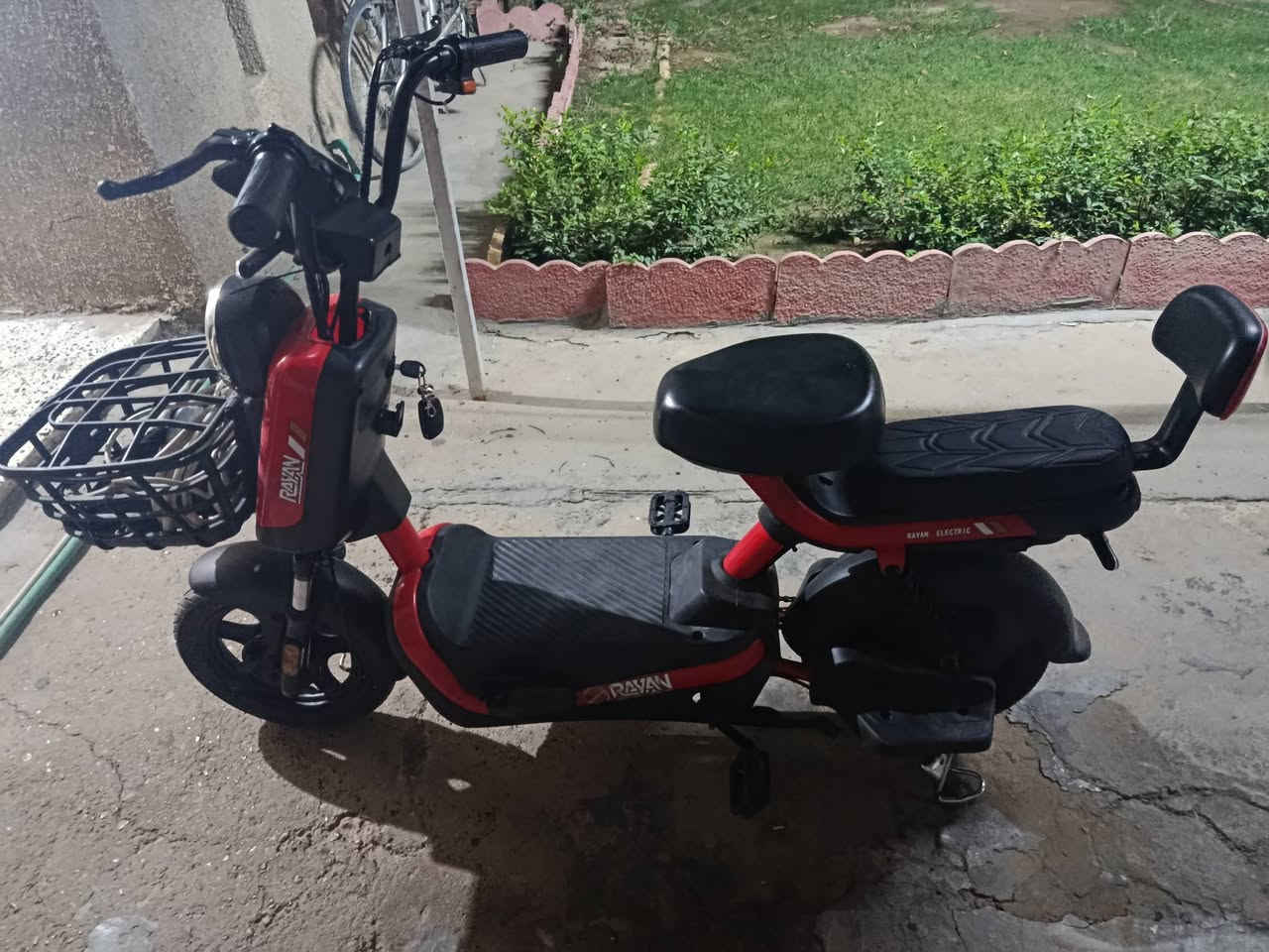 دراجة شحن للبيع شركة ريان
غراضها كاملة  بطارية نضيفة 
بيها 3 سرعات 

السعر 300 الف 

للتواصل ‏‪772 861 8352


**إذا كنت صاحب هذا الإعلان وتريد حذفه لأي سبب، رجاءا أرسل رسالة إلى الدعم الفني**