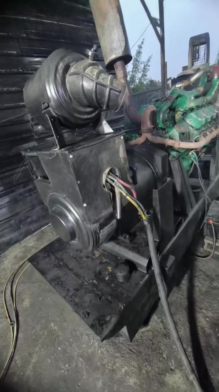 السلام عليكم اسكانيا صفر 6استندر راس توليد 350شرط لا تنقيص ولا تبخير السعر 65 وذا اكو مراوس بسكانيا اكبر عادي مكاني كربلاء ***********
