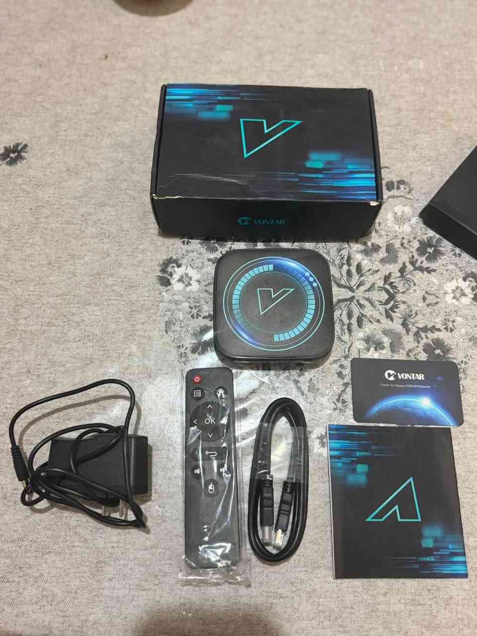 متوفر تيفي بوكس  جديد غير مستخدم VONTAR H618
اندرويد 12 
ذاكرة.  32-4
 معالج Allwinner H618 رباعي النواة ARM Cortex A53.
Dual WiFi
السعر 20 الف شامل التوصيل و بالعافيه


**إذا كنت صاحب هذا الإعلان وتريد حذفه لأي سبب، رجاءا أرسل رسالة إلى الدعم الفني**