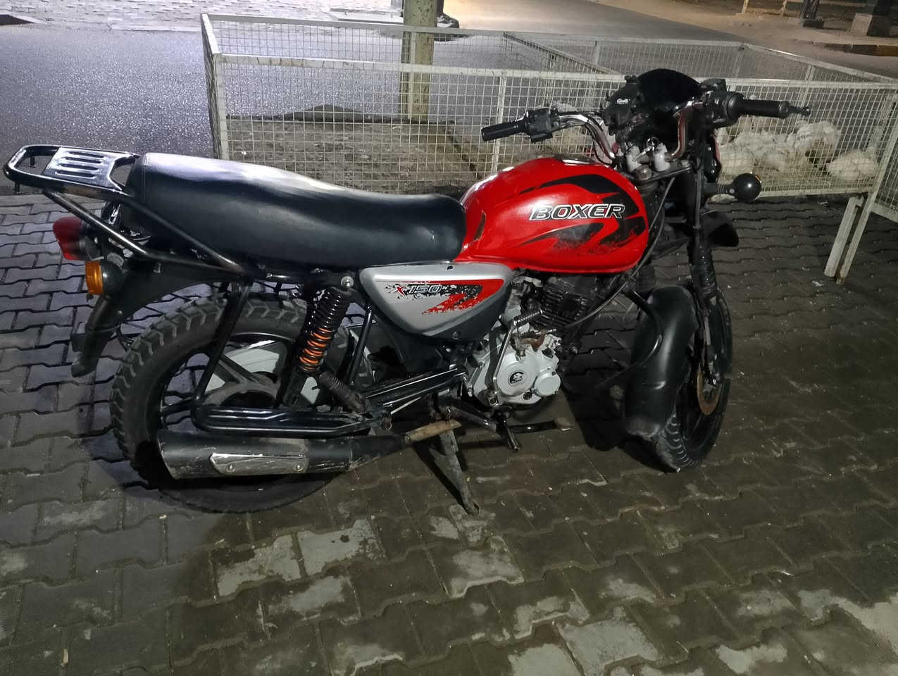 سلام عليكم بوكسر للبيع موديل 23 مكان ميسان دور النفط سعر 1300,,,,,,,مليون و 300وبيها مجال قليل خابر وتدلل ***********.                    ‏‪
