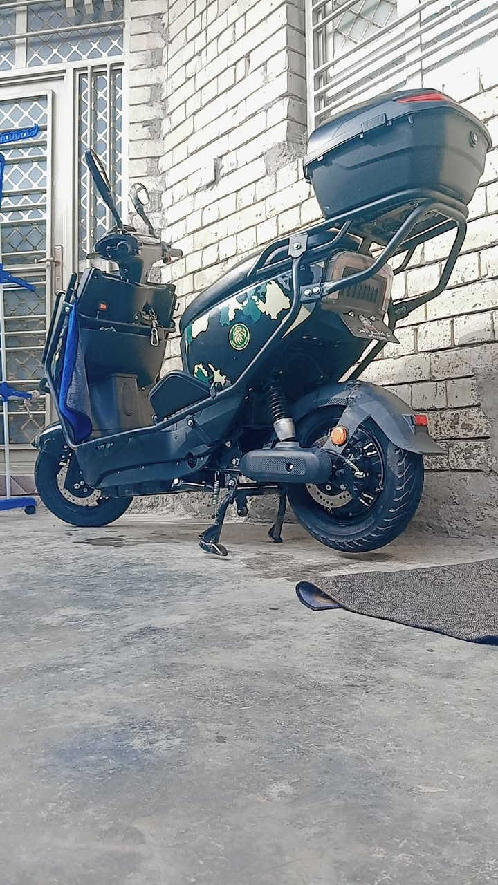 دراجه شحن للبيع سبع بطاريات سرعه 100 ***********
