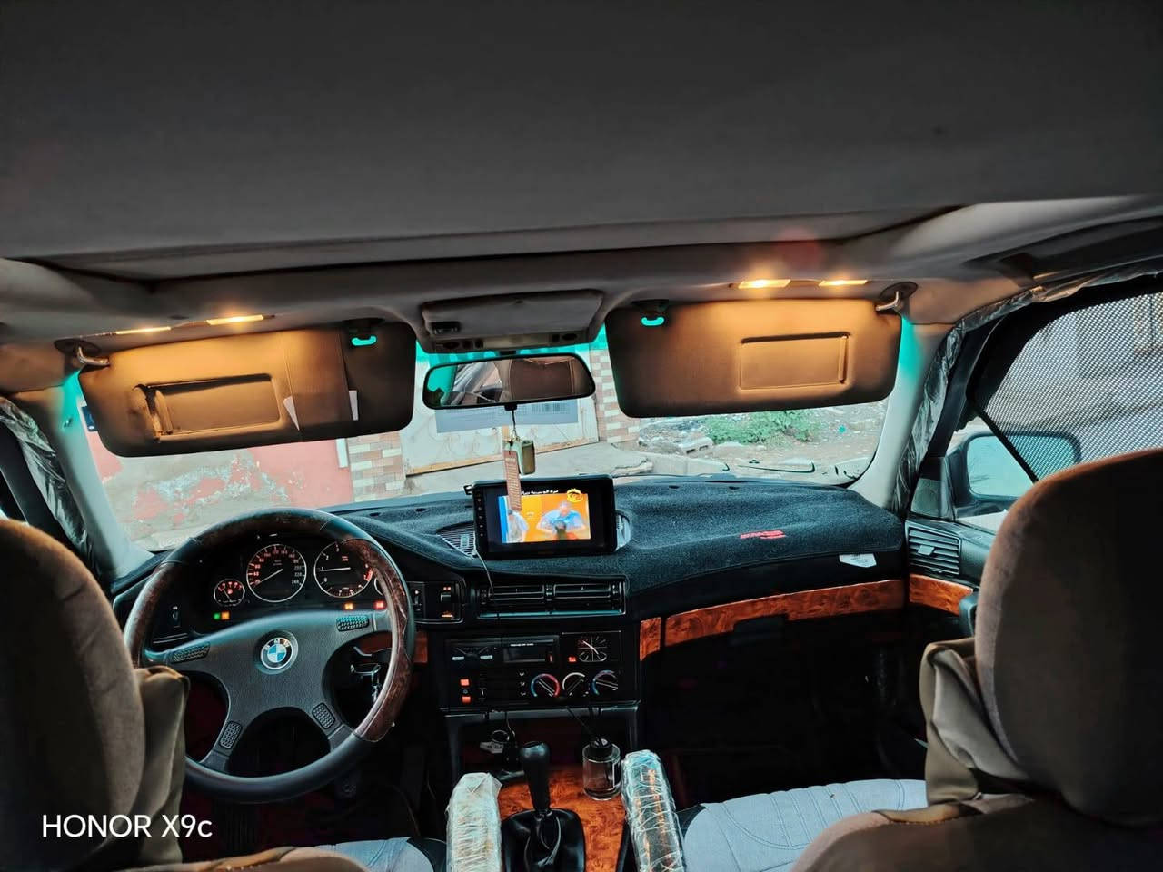 520 كبس كير عادي
موديل 92 كابون بيها شرط التحويل
صبغ حزام سقف مامصبوغ
مكينة وكير جدد
سلايت طكتين
تبريد نقص كمبريسر تدفئة شغالة
بدون ضرر
طخم كلو جديد
سيارة جاهزة مال جناي
هزة جديدة
السنوية لل2030
السعر 55 وبيها مجال قليل
سيارة متعوب عليها
***********
***********
