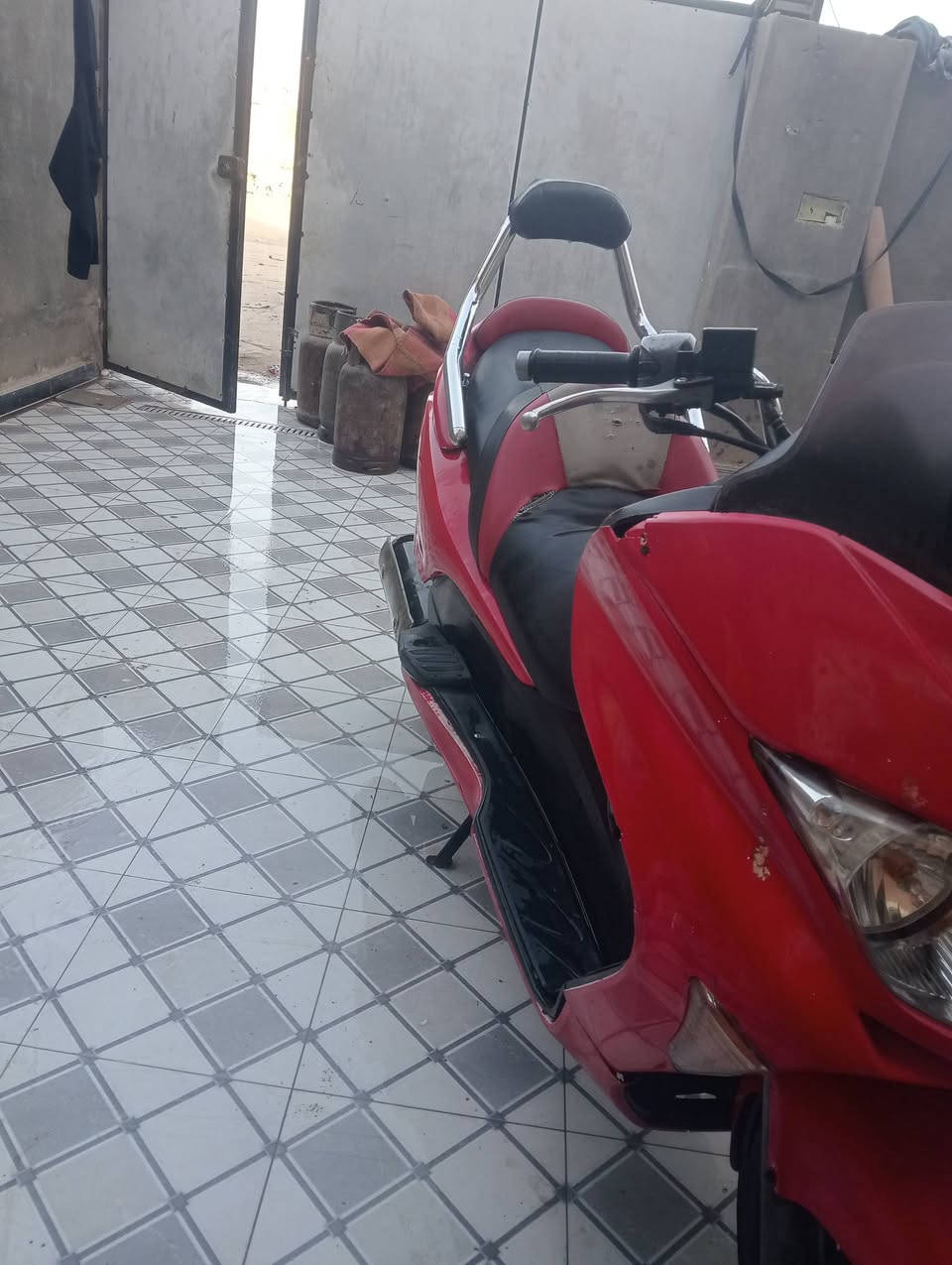 اسلام عليكم
فورزة صفر9

الدراجة خير من الله رون واحد ونص 

الدراجة نضيفة ونضف من الصورة 

سعرهة 600وبيهة مجال للشراي 

عنوان ناصرية حي الفداء 

رقمي ***********
