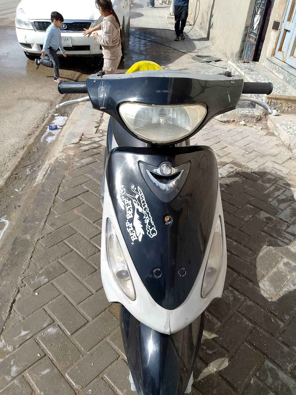 للبيع اومراوس ب نامه كامله 
ماكس لون اسود يخبل دراجه خير من الله نهذه وشلعه معدل كهربائيه شغاله ما عدا الكيلو متر عداد مايشتغل وبيه رشه صبغ قليله بل كفر صفح  وصالصه طكت ولدلته اصليه الله شاهد 45الف وباقي كفاله تجي وتشوفه بعد أحله من الصور 
مكاني سماوه خاص مفتوح 24ساعه رقم ***********
سعر 650وبيه مجال حك جيتك 
شباب متوازي حيل
ملاحظه /دراجه مكنته مامفتوحه برغي شرط الفحص
