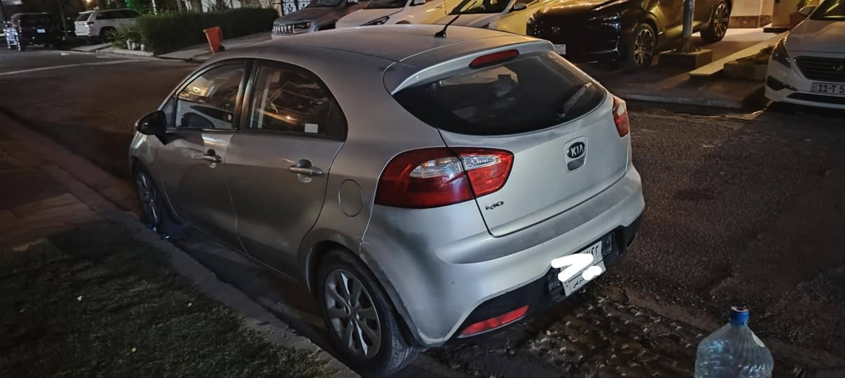 للبيع كيا ريو هاشباك 2013 خليجي ماشيه 104 رقم انكليزي بغداد السعر 80$
***********
