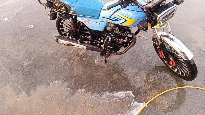 سلام عليكم دراجه للبيع سيفان سونك 200 موديل 2024 اخت الزيرو كفاله من عده الدشبول محترك الدراجه اوراق مامفتوح بيها برقي السعر 750الف وبيها مجال العنوان بابل مشروع المسيب وهاذه رقمي ‏‪0772 484 3062‬‏
