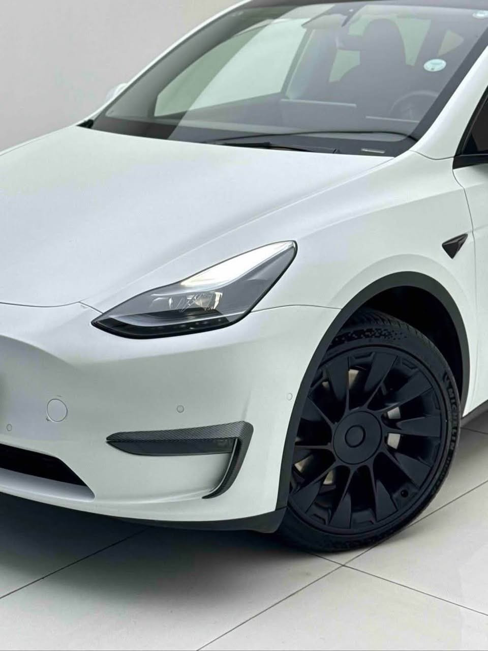 تیسلا مۆدیل y ٢٠٢٣ دەبل ماتۆر لۆنگ رەینج
نرخ ٣٢٠٠٠$
ئۆنلان 
کامل پیپی یف کراوە سپی مات
هەموە گیانی  بە شەرت کلیین تایتل سیارەکە خلیجی وارد سینە
کارەبای هەموو بە شەرت
تانها 14 هەزار مایل  رۆشتیە
کەمیک مەجالی تیدایە

تيسلا y ٢٠٢٣ دبل متور لونك رةينج
سعر ٣٢٠٠٠$
السيارة بيها ئونلاين
سیادە مغلفە پیپی ئیف مات
سیارة کلین بدون حادث وارد خلیجی سینی
الكهربائي بشرط 
١٤ الف مايل ماشي فقط
والسعر شوي بيها مجال أربيل, العراق


**إذا كنت صاحب هذا الإعلان وتريد حذفه لأي سبب، رجاءا أرسل رسالة إلى الدعم الفني**