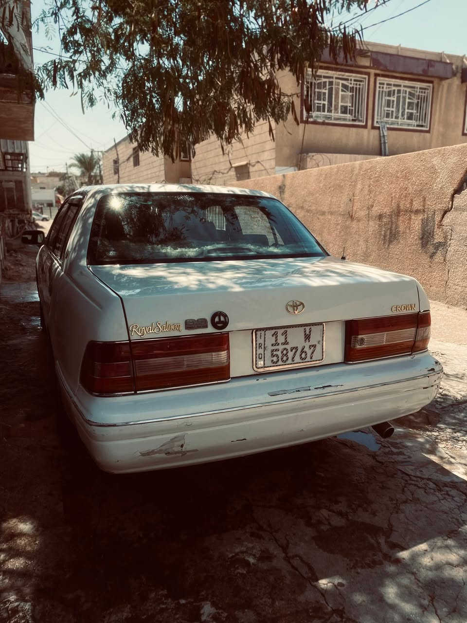 السلام عليكم 
راس الثور تكم ايسر بلاد 1997 
رقم بغداد انكليزي 
تحويل ثاني يوم 
مكينه وكير vvt_2500مال حاويه 
صدر امامي خلفي جديد 
تخم تاير جديد
باتري جديد 
كهربائيات كلها شغاله 
تبريد ثلج منضومه جديده 
لايت زنون 
بيها تعمير خياسات بل جاملغ الخلفي فقط الباقي كفاله 
السعر 100 وبيها مجال 
مكاني بغداد حي القاهره 
   
هاتف:***********
