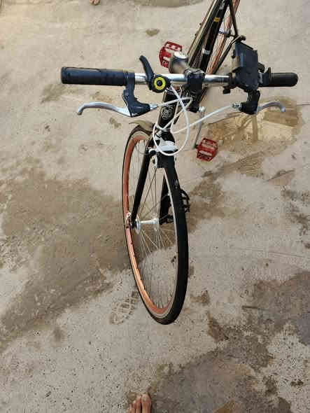 للبيع مكاني بوم الشام قرب القوس ماعرف سعره اجاني هديه وريد ابيعه ***********
