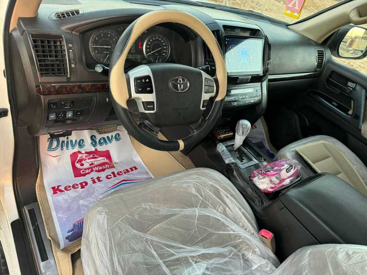 السلام عليكم
لاندكروز موديل ٢٠١٠  مكفوله عدا بارد ماشر عليه بالاصفر وصبغ فوك الجامه قليل ماشر بالأحمر كلش قليل مع التفاصيل كامله الباقي مكفول فول مواصفات صدر جديد أصلي محرك وكير نظيف كلش تحويل ثاني يوم بأسمي السعر ٢٨٥ ورقه رقمي *********** كربلاء
