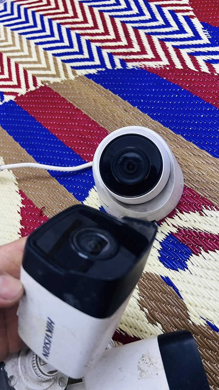 3 كامرات من شركة هاك فجن وحده منهن داخليه و2 خارجيات نضيفات جدا محدثات وباسور موجود وياهن الوحده عل 30 الف عنوان بغداد.م.الصدر


**إذا كنت صاحب هذا الإعلان وتريد حذفه لأي سبب، رجاءا أرسل رسالة إلى الدعم الفني**