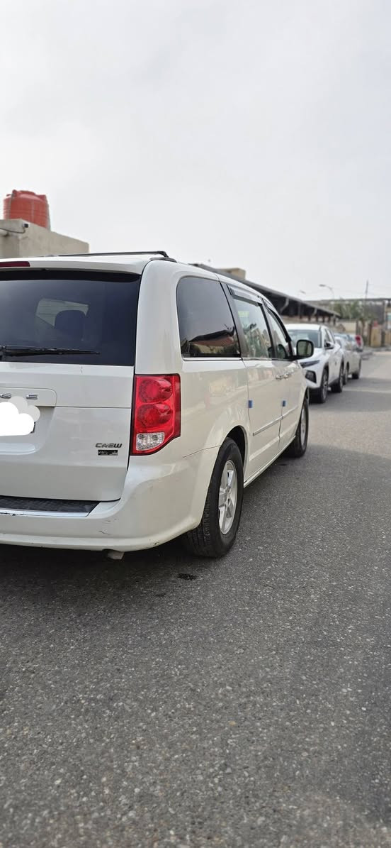 السلام عليكم
دوج كرفان كندي 
موديل 2011
فول مواصفات باب كهرباء جام كهرباء
كشن شفط تبريد ٣ قطع شاشه كامره 
كشن كهرباء مكينه وكير جداد فبل شهر مجدودات تخم تاير 
حداديه جديده سياره جاهزه  كفاله فقط قبق الجنطه صبغ بالعراق 
تحويل ثاني يوم بسمنه
سنويه ورقم جديد
مكاني بصره
***********
