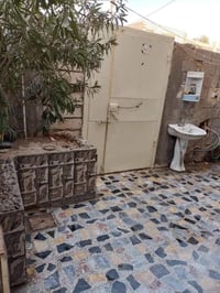 الدار للبيع المساحه 150 متر واجه 7 ونص نزال 20 طابقين متكون اربع غرف ن...