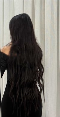 شعر طبيعي • اسود • ٢٧٥ خصلة