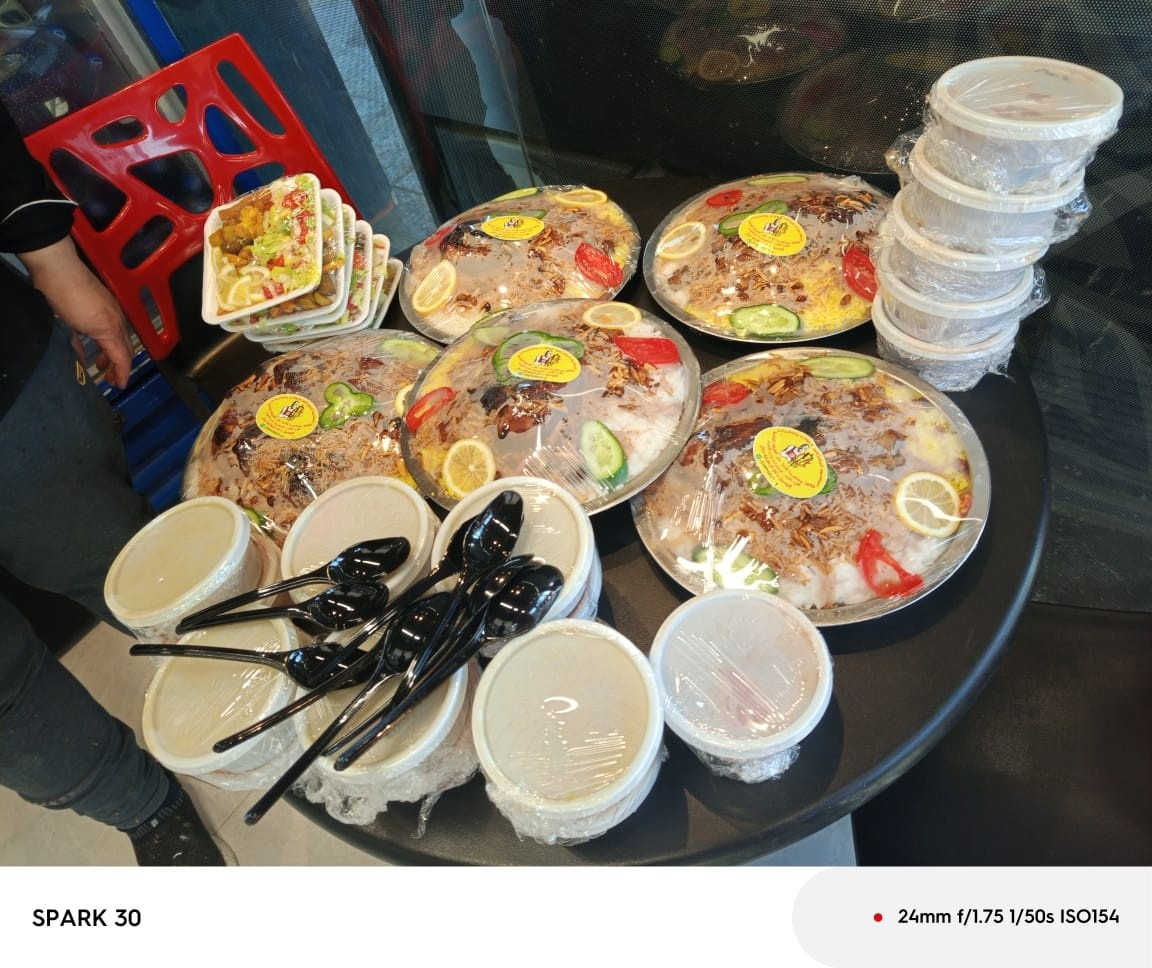 #صباحكم__سعادة__وهناء .. مجموعة مطاعم الزعفرانية فرع شارع الكهرباء...

نقدم لكم صواني دجاج شوي... بأسعار مناسبة وطعم مختلف يعتمد على الجودة والطعم ✅🤌 

صينية دجاجة مع تمن نوعين ومروكات وخبز وشوربه ومقبلات بسعر 12الف فقط 🫰🫰🔥🔥🔥 
........رقم خدمة توصيل واتساب 🛵🛵 
***********

#زبائنه الكرام يرجى حجز طلبات الفطور بوقت مناسب لكثرة طلبات وايصال طلباتكم بوقت مناسب للفطور 

أوقات العمل من الساعة 9 صباحا الى الساعة 3فجرأ 

 #عروووض #تفاعلكم #اعادة_جميع_العروض #لايكات #دجاج #مطاعم_الزعفرانية #زعفرانية #شاورما #اشارة #قوزي #دجاج_مندي #لسكان_كوكب_الزعفرانية🫶🫶 #جربنا_مرة_ترجع_الف_مرة #اربع_شوارع #explorer #سوك_مريم #بركرها #رمضان_مباركツ
