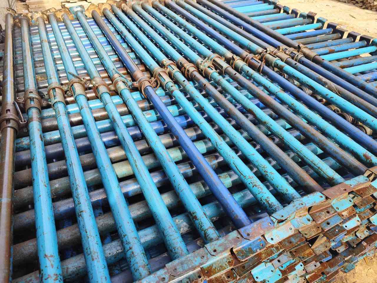 بيع وشراء وتأجير جكات وسكلات وفخات العاديه والرباعيه ودنك كافه القياسات وقوالب الصب وعرباين وجميع المعدات 
بغداد ساحه الطيران.  / ***********
