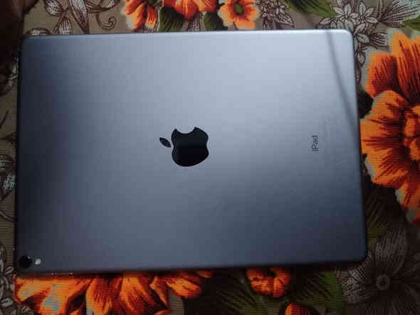 سلام عليكم 
للبيع (380.وبي مجال) ايباد10
ذاكره ٦٤
شحن مالته مناسب 
نظافة 100% ممستخدم هواي 
عنواني/بغداد الحسينية 
للبيع فقط 
رقمي واتساب ***********
