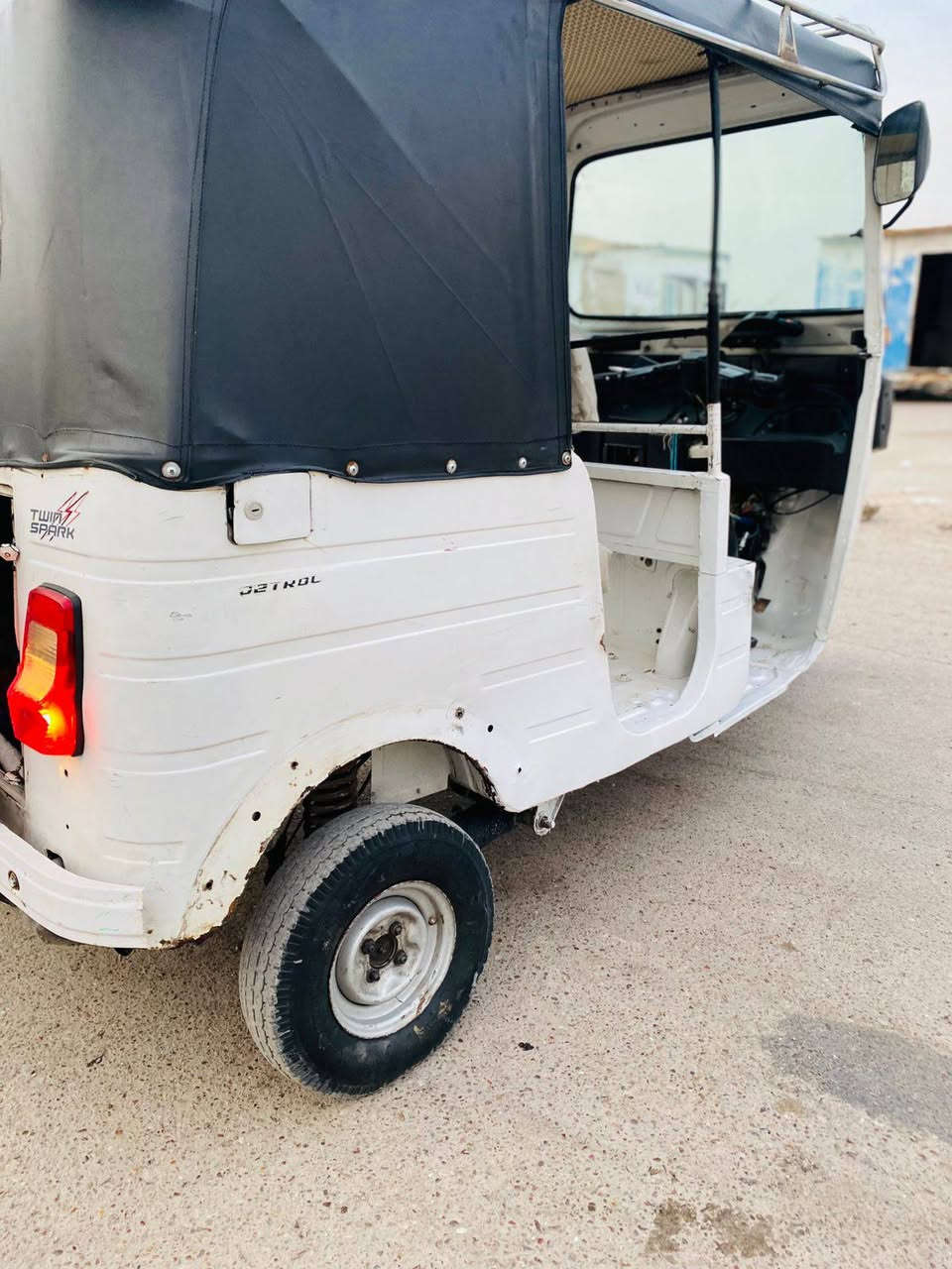 تكتك مديل،20شهر،العاشر رقم،بغداد بيه صفحه،صبغ،مكينه تجفيت درجه اولا تخبل السعر5و700,وبيه مجال مكان،مدينه،***********
