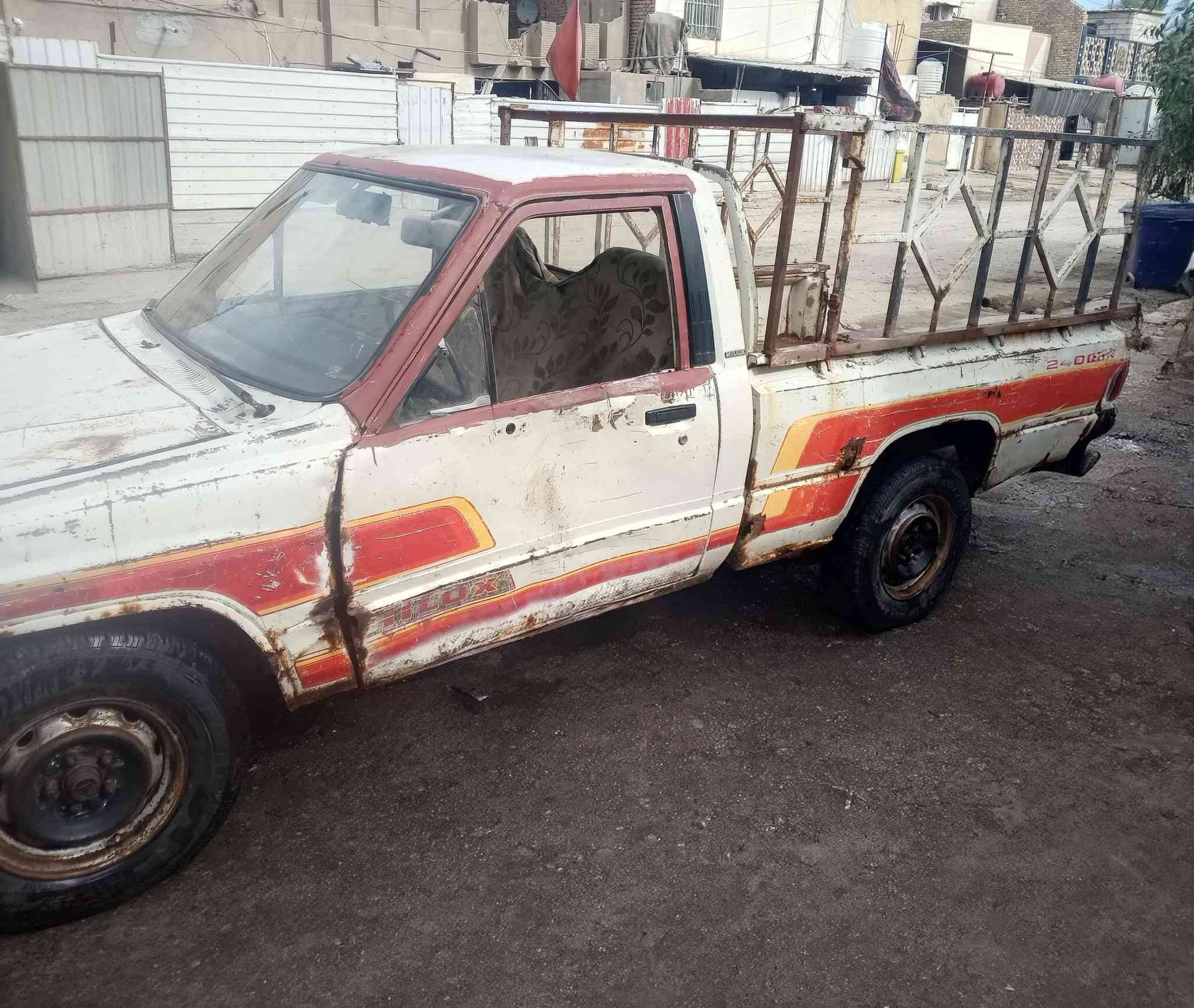 سلام عليكم
بيكم 1988
كير ومحرك واكسن مكفولات وتخم تاير رقم اصفر صدامي 
رقم الهاتف ***********
السعر 15 ورقه
