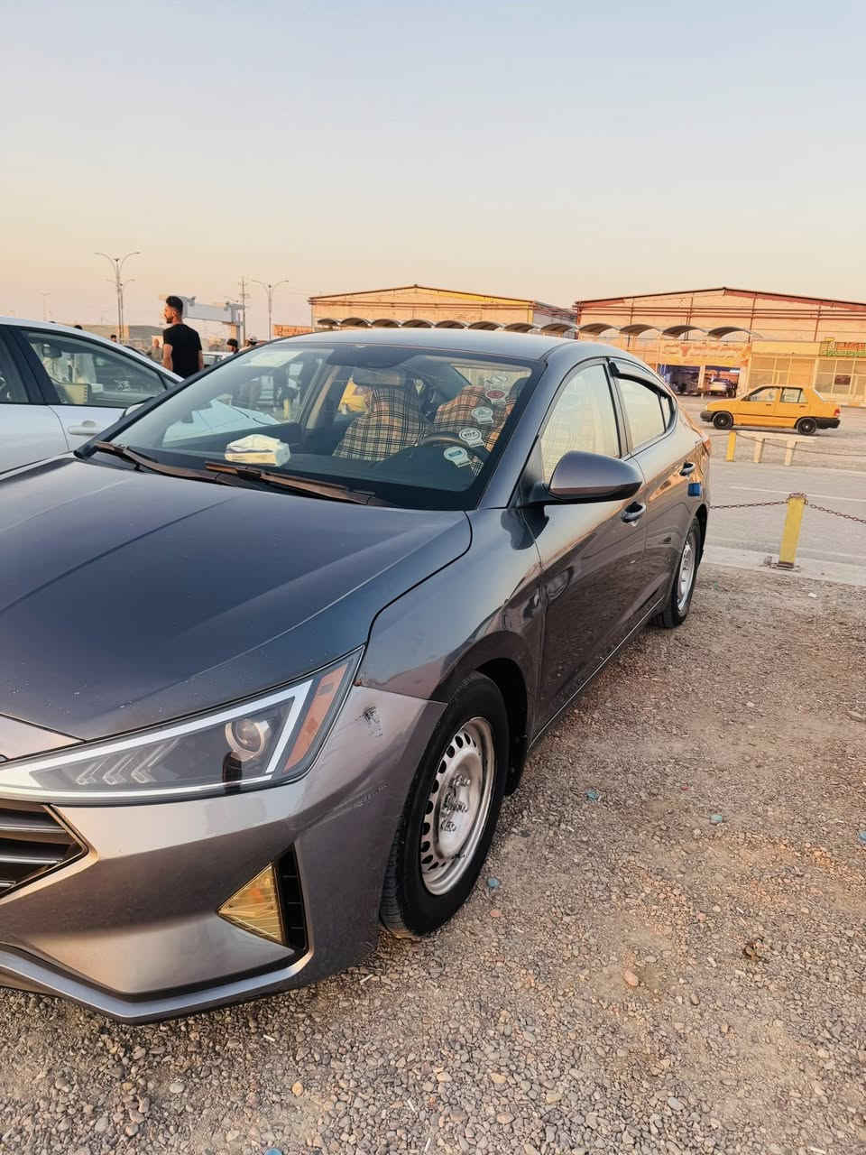 سلام عليكم الانتره مديل 2020 وارد كندي معوقين بعد الهه سنه وتصير حره رقم ميسان حادثه بنيد ودعاميه وناشر تقرير الفحص. السياره بسم معوقه ولمعوقه ميته بس اخو المعوقه واختهه الي مسويتلي وكاله موجودين وحاضرين عند التحويل 
مكاني بصره ياسين خريبط ومتواجد بل حيانيه شارع السيد. رايده ب 118 وبيهه مجال وهاذ رقمي ***********
