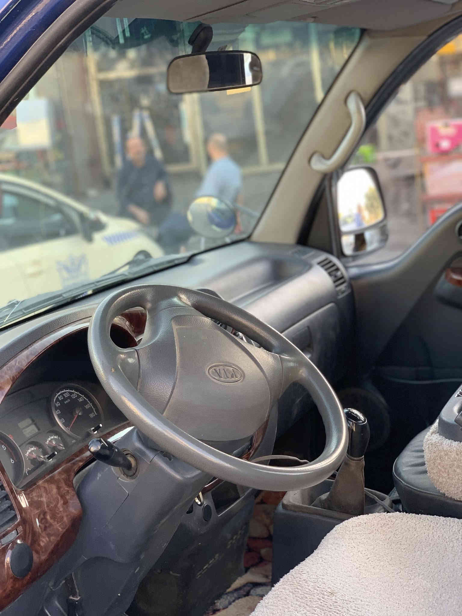 بەناوی خوای گەورە
کیا بدون رەقم
کیا براوە
مەکینە رەش 
٢٠١٠ بیلاد
تەبرید
برێک بەستراوە
ناوبۆدی 
کوشن هیتەر مەزبوت
گێرومەکینە سەرف و بوخار بەشەرت
دەعمی نیە
سعری ٥٩ گەلاو معامەلە
سلێمانی
***********
***********
