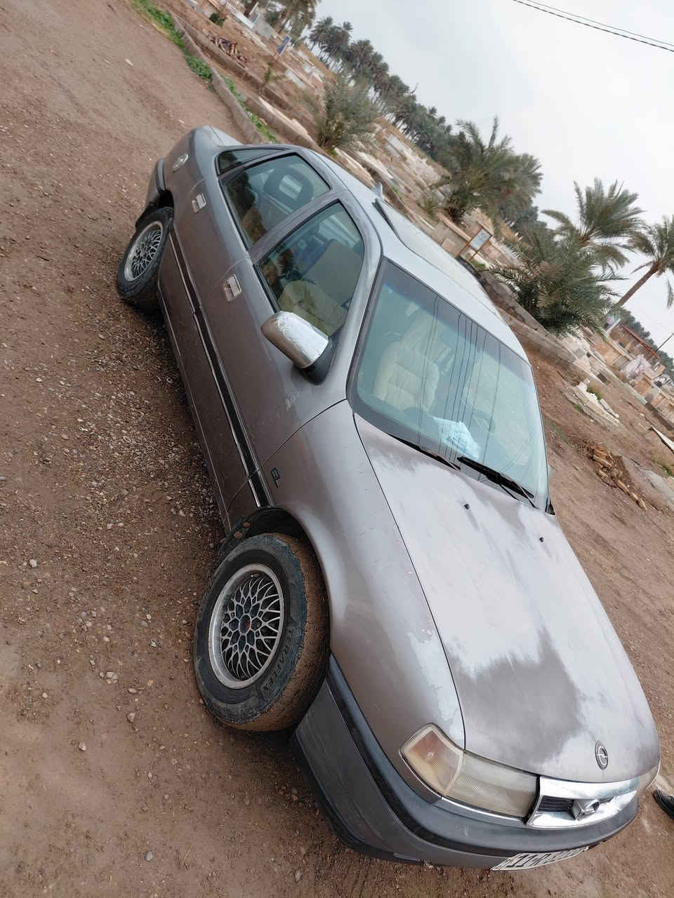 اوبل موديل 92 رقم بغداد جديد سنويه الى 2030
مكفوله كفاله عامه ماعد ٣ قطع صبغ اثر جراد سياره بلادي على يدنه من ٢٠٠٥ الحد هسه سياره كامله على اخير حبايه محرك كير صدر امامي خلفي كل جديد 
سياره متعوب عليه كلش محرك 1600
مواصفات سنتر لك فتحه سقف بور ستيرن 
بسمه تحويل مباشر مانقصه ربع دينار 
مكان سياره ديالى كنعان 
سعر 42وبيه مجال وسوك كلشي بي 
***********
