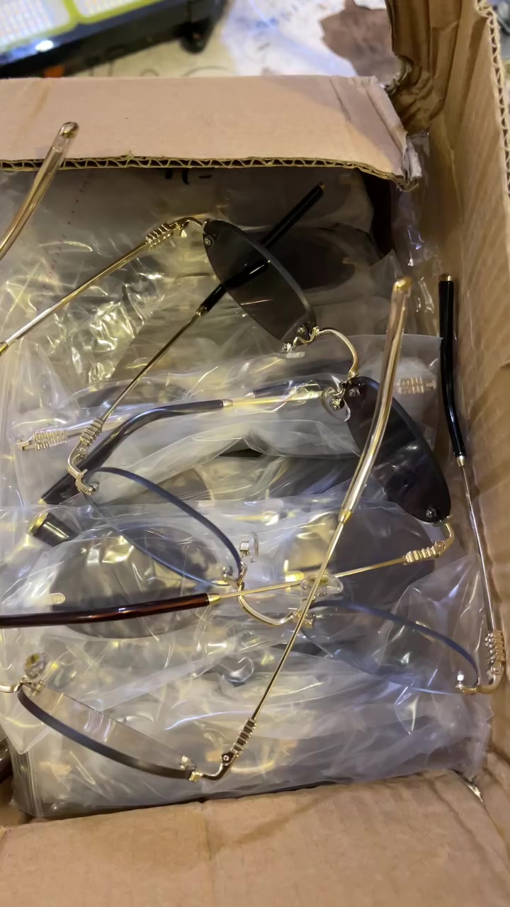 ملاحظه العدد ٩٣ قطعه 
السلام عليكم نضارات ماركة miu miu
السعر ٣ الاف للقطعه  شكد تريد ماكو مشكله 
الحجز برصيد


**إذا كنت صاحب هذا الإعلان وتريد حذفه لأي سبب، رجاءا أرسل رسالة إلى الدعم الفني**