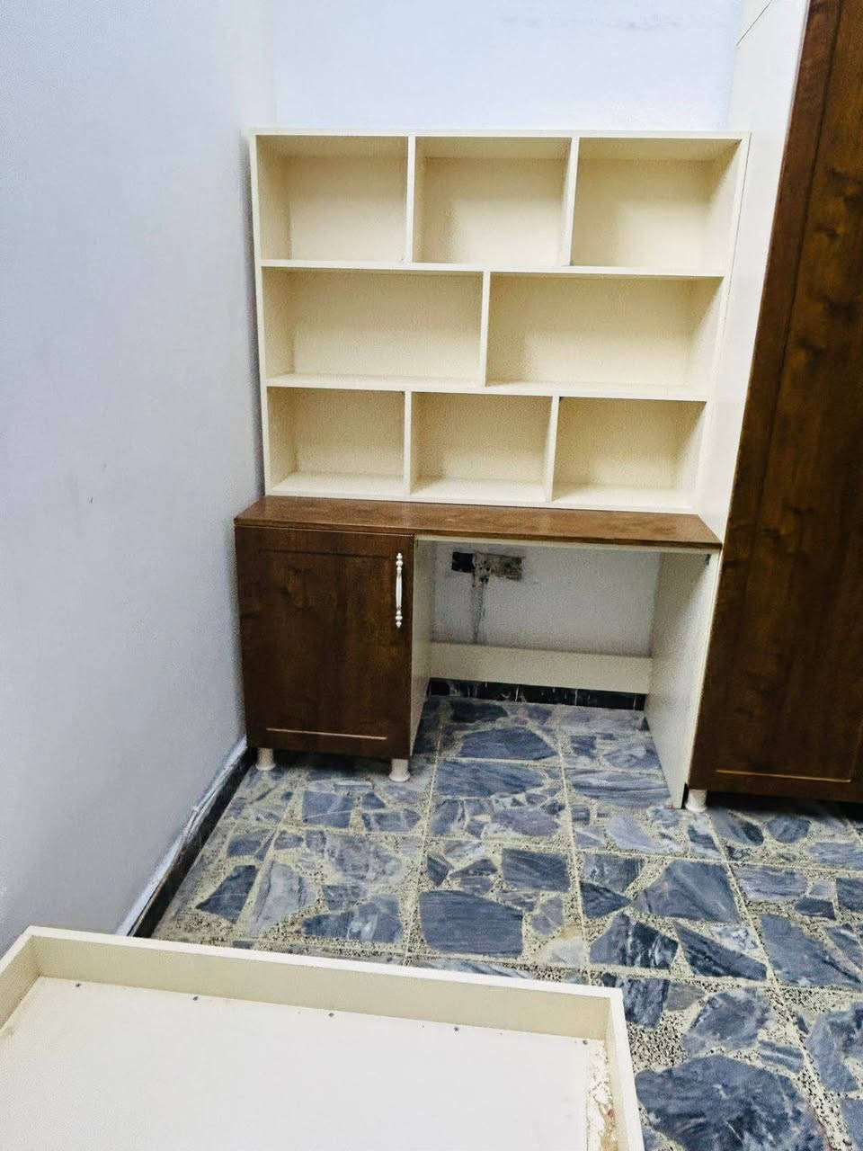 معمل نجارة الايهم 
تم تسليم طلب احد الزبائن في حي العدل
حسب الطلب والقياس
غرفة نوم كنتور 7 باب ملخق داخل MDF الوجة HDF
 ميز مكتبة دراسة مع جرباية نفر حسب الطلب مع كومدي وميز مراية حسب الطلب
للستفسار مراسلة الصفحة او اتصال
***********
***********
عنوان بسماية مقابيل مستشفى الجامعة اللبناني
يوجد خدمة توصيل
