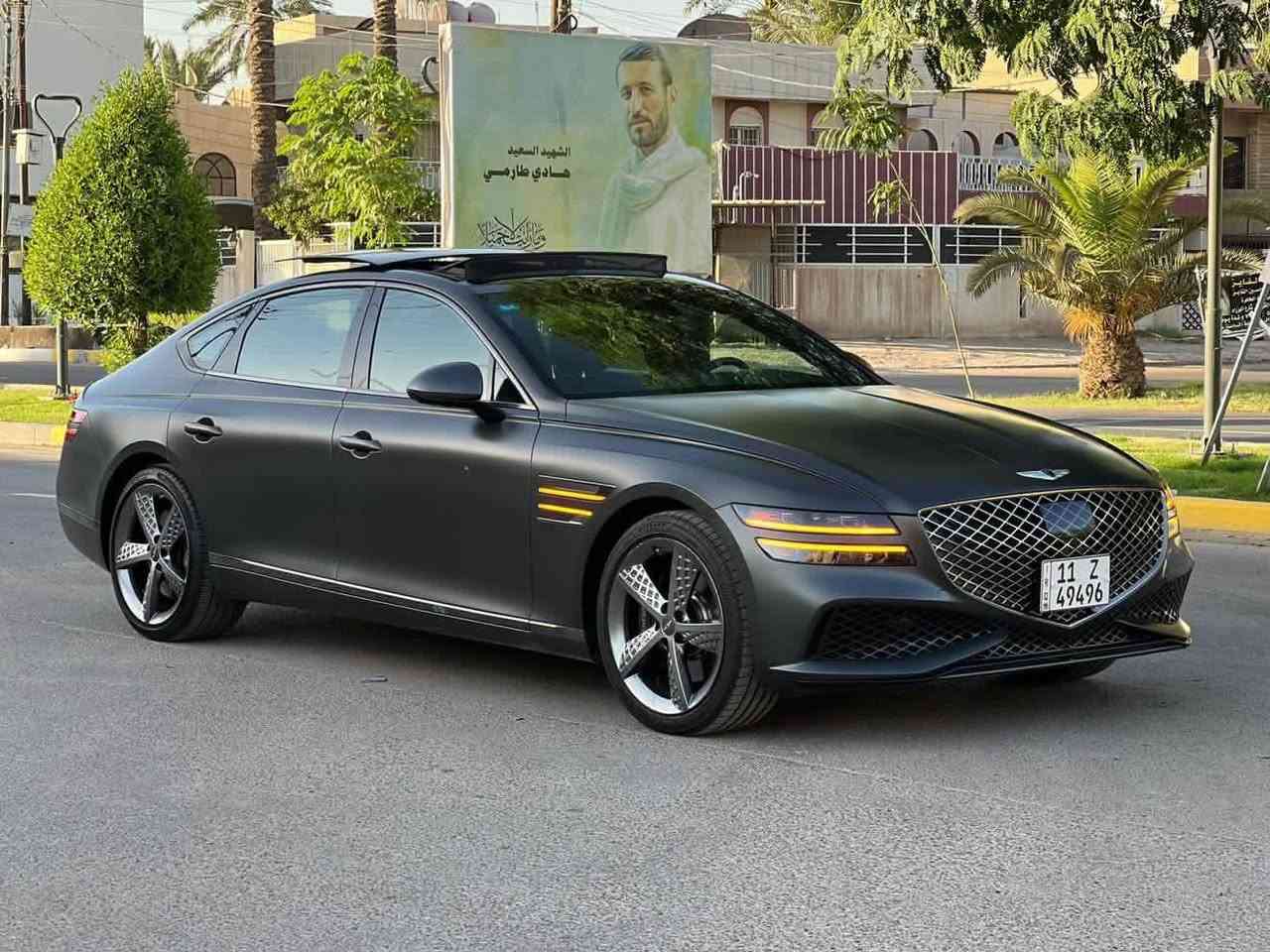 للبيع: Genesis G80 Sport Prestige 2023
لون رصاصي مات  ثنين بالعراق بس بهذا الون المميز— بحالة ممتازة جدًا
ضررها فقط دعاميه ومصلحة بدون اي صبغ والجاملغ مبدل بنفس الون والأصلي موجود يحتاجله بارد شويه 
🔥 المواصفات الكاملة:

•  المحرك: 4 سلندر تيربو 2.5L
•  القوة: 325 حصان تقريبًا
•  ناقل حركة أوتوماتيك 8 سرعات
•  دفع خلفي /RWD
•  فئة Sport Prestige أعلى فئة

✨ المواصفات الخارجية:
•  لون رصاصي مات فاخر
•  رنات رياضية قياس 20 إنج
•  إضاءة LED أمامية وخلفية كاملة
•  سقف بانوراما
•  أبواب شفط
•  مرايا كهربائية مع تبريد وتدفئة مع خاصية التنشيف المياه على المرايا وتعتيم عند الضوء العالي 
•  حساسات أمامية وخلفية
•  كاميرات 360 درجة
•  تشغيل بصمة + دخول ذكي

🛋️ المواصفات الداخلية:
•  داخلية جلد فاخرة
•  مقاعد كهربائية مع حفظ وضعيات
•  تبريد وتسخين للمقاعد الأمامية والخلفية
•  مساج للمقاعد
•  شاشة كبيرة مع نظام ملاحة
•  Apple CarPlay + Android Auto
•  نظام صوت فاخر Lexicon
•  إضاءة داخلية Ambient Lighting
•  ستارة خلفية كهربائية
•  شاحن لاسلكي

🛡️ أنظمة الأمان:
•  رادار أمامي
•  مثبت سرعة ذكي
•  الحفاظ على المسار
•  تنبيه النقطة العمياء
•  فرملة طوارئ أوتوماتيكية
•  قراءة اللوحات والإشارات
•  كاميرات مراقبة كاملة

•  جاهزة للفحص

📍الموقع: بغداد كراده 
📞 للاستفسار والمشاهدة على ***********
