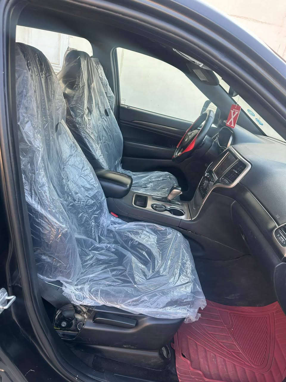 السلام عليكم ورحمة الله 🙏
تحية طيبة الى اخواني الاعزاء في الكروب جميعاً ❤
جيب 2018 امريكي حادثها بارد بالجاملغ الخلفي فقط بأمريكا 
بالعراق صار بيها حادث بابين عليها كت Rt 
السيارة جاهزة رقم بغداد ماشيه 119  فول ماعده الفتحه  
السعر 210 وبيها مجال 
للأستفسار ***********
