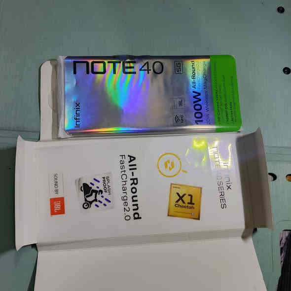 نفنكس نوت اربعين بلاس5 جي
جهاز مستخدم شهر وحد فقط جهاز ما بي اي شخط غراضه كله كامله ما بيه اي نقص بطارية 4700 ذاكره 256 شاحنته 100واط شاشه منحنيه جهاز ما مبدل بي اي شي 
السعر 350 بي مجال بسط 
رقمي ***********
