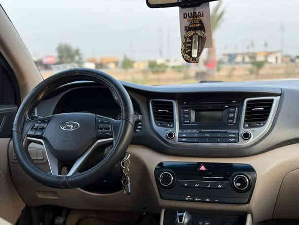 السلام عليكم 
توكسان خليجي موديل 2018 محرك 2000 دوش سيارة جديدة جدا ع وضع الشركة كلشي ممفتوح بيهة 
تحويل مباشر مكفوله كفاله عامه عدا بارد بسيط ممبين حتى بالصور جاملغ الامامي 
تخم تاير حداديه تبريد تدفئه كل نقص مابيهة ماشيه 146 الف كم 
السعر 187 بيهة مجال مكاني واسط قضاء الحي 
***********
***********
