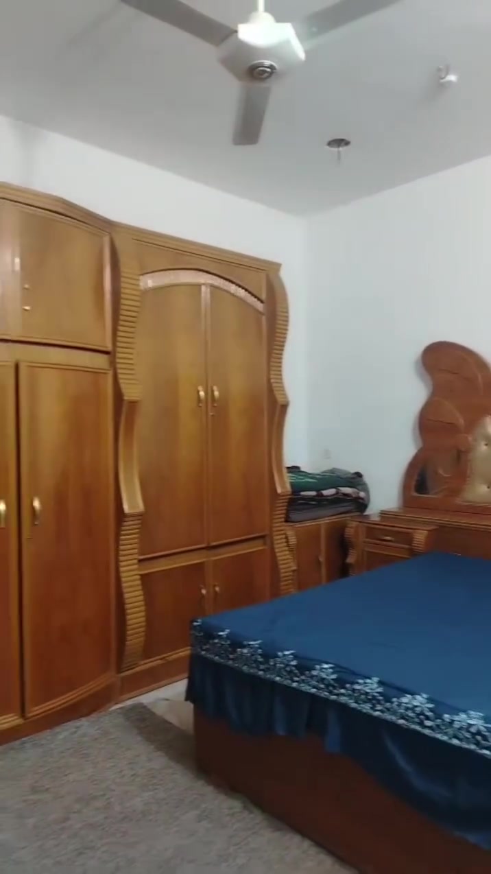 السلام عليكم
غرفة عراقية للبيع غرفة صاج اي ضرر مابيهة ما عدا الواضح بل صورة ماخذها 2.500 ورايدهة 1.250 وبيهة مجال بسيط العنوان  اللطيفية الاستفسار الاتصال *********** موجود واتساب.
