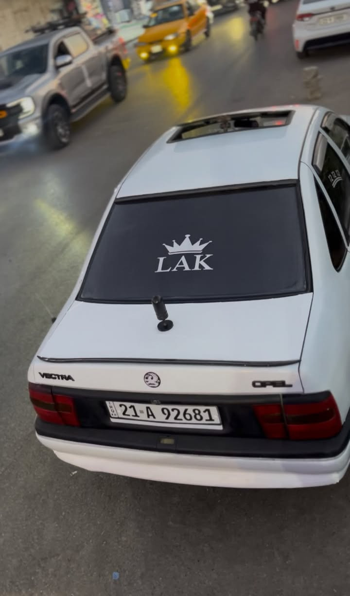 Opel vactra 1992 /محرك16   للبيع أو تراوس حسب قه نعت دفتر بنزين بي  سنويه جديد2029   بي بخار مكاني كركوك ألماس ***********
