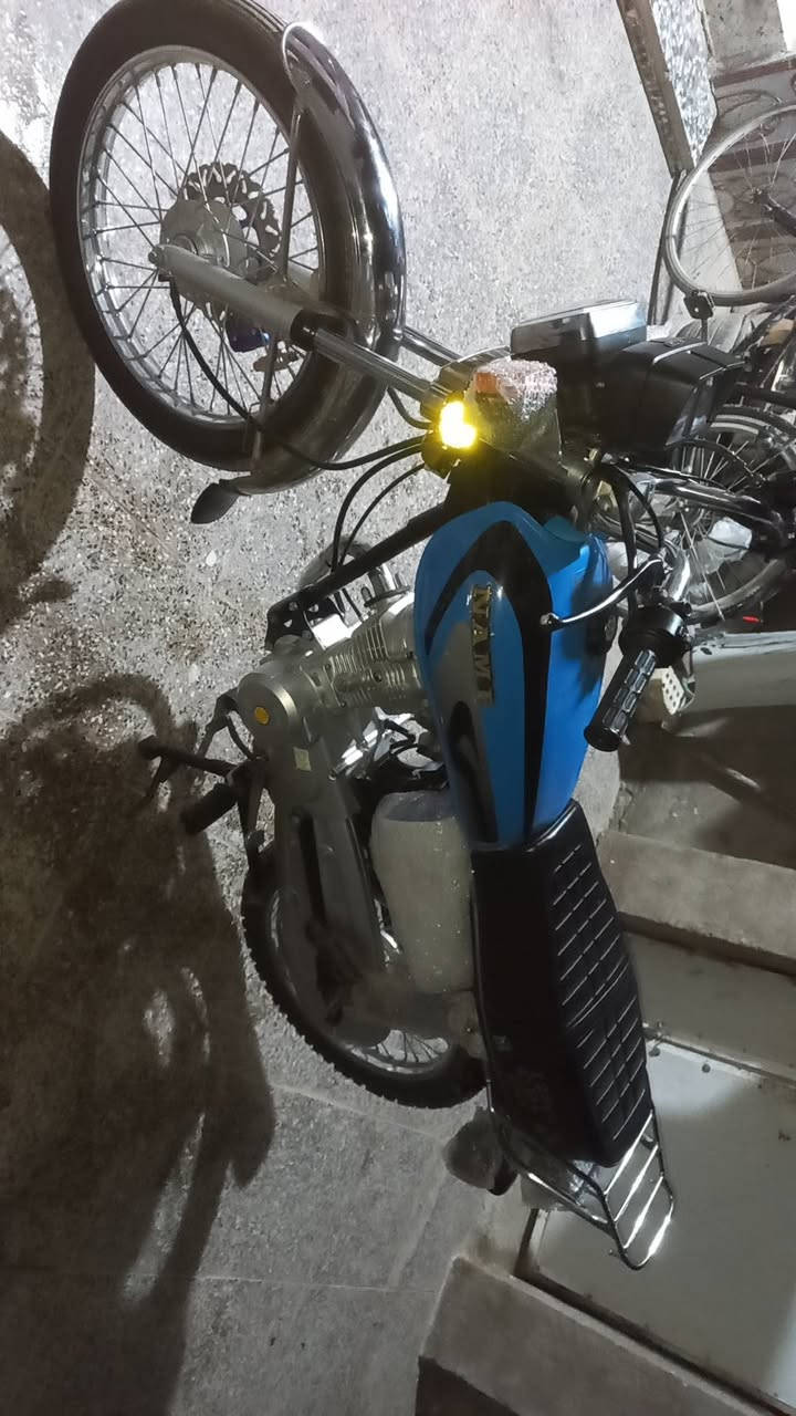 دراجه للبيع موديل2026 اوراق سكنرجديده ما ماشيه  السعر 700 وبيه مجال
(‎0789 353 2745)نجف
